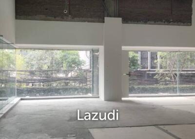 Thonglor 2nd Floor Street Visible Space for Lease