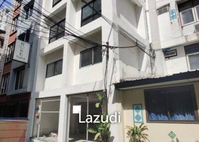 5 Floor Building on Sukhumvit Soi 4