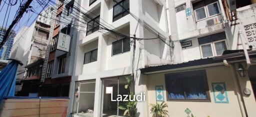 5 Floor Building on Sukhumvit Soi 4