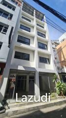 5 Floor Building on Sukhumvit Soi 4