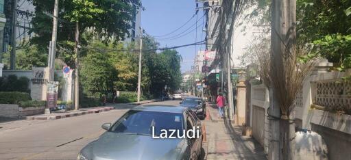 5 Level Building for Lease Along Busy Soi. 33