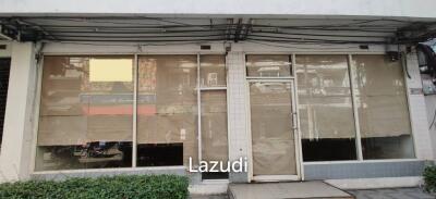 Street Level Commercial Space for Lease at Ground Floor of Hotel with Street Access on Busy Sukhumvit Soi. 22