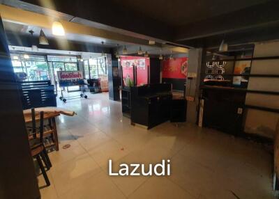 Double Shop House For Rent on Ekkamai Rd. Soi 63