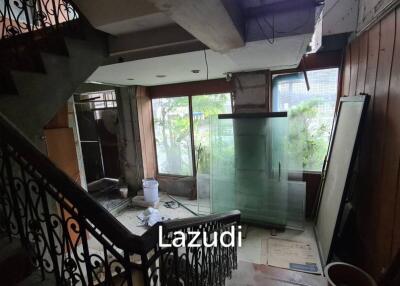 550sm 2nd + Lower Floor Space for Lease on Soi 39