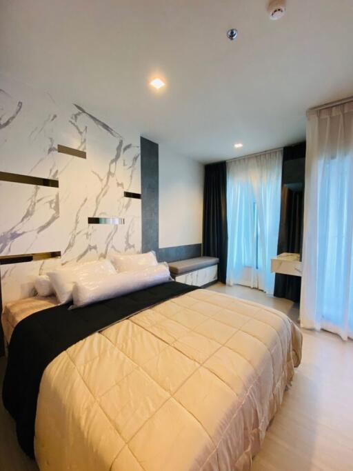 Condo for Rent at Life Asoke - Rama 9