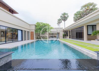 A newly renovated 3 Bedrooms Luxury Private Pool Villa