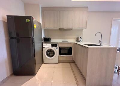 2-bedroom modern condo for sale close to BTS Thonglor