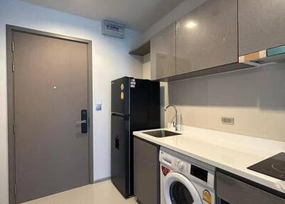 1-BR Condo at Life Asoke Hype near ARL Makkasan