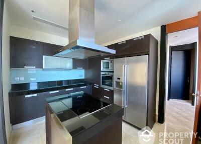 3-BR Condo at The Infinity Condominium near BTS Chong Nonsi