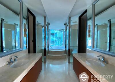 3-BR Condo at The Infinity Condominium near BTS Chong Nonsi