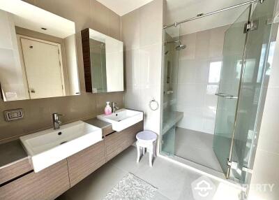 2-BR Condo at Quinn Condo Ratchada 17 near MRT Sutthisan