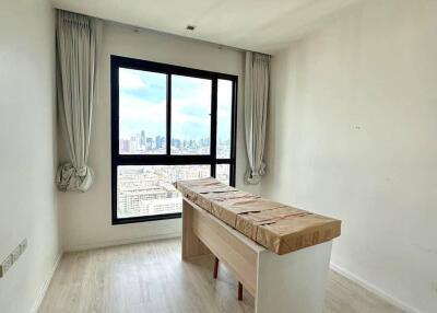 2-BR Condo at Quinn Condo Ratchada 17 near MRT Sutthisan