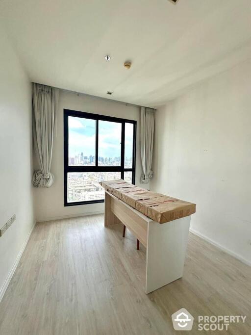 2-BR Condo at Quinn Condo Ratchada 17 near MRT Sutthisan