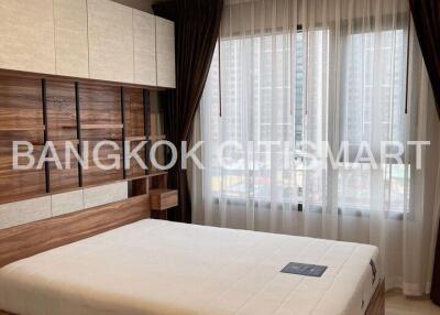 Condo at Life Pinklao for sale