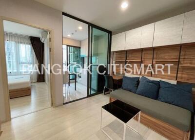 Condo at Life Pinklao for sale