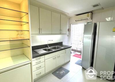 3-BR Condo at Richmond Palace Condominium near BTS Phrom Phong