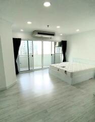 Fifty Fifth Tower 3 bedroom condo for rent