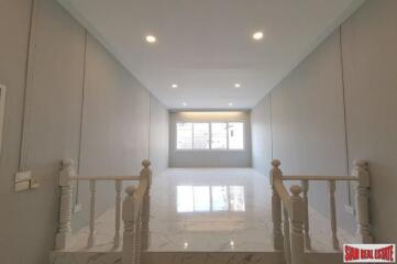 Three Storey Six Bedroom Home for Rent in an Excellent Sathupradit-Rama 3 Location