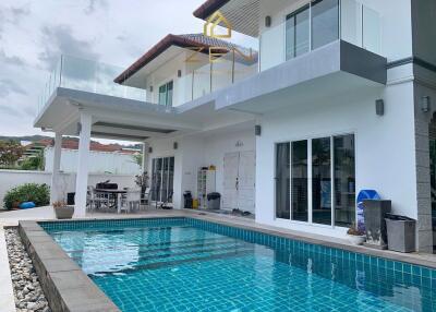 Modern 6-Bedroom Villa in Chalong for Sale