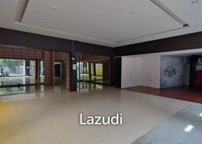 Luxury Commercial building for rent in Sukhumvit 26