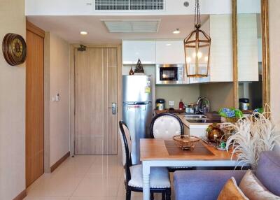 Modern dining area and kitchen