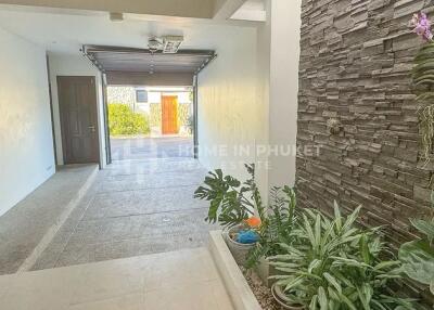 Semi-Detached Villa in Si Sunthon