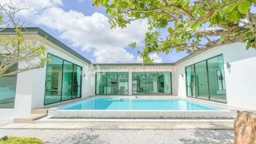 Contemporary Pool Villa in Si Sunthon Thalang