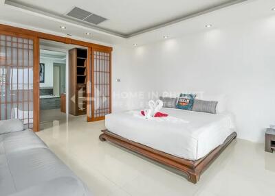 Sea View 3-Bed Penthouse in Kata