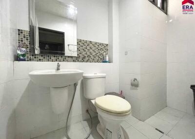 Bright and clean bathroom with modern fixtures