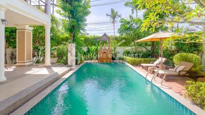 Modern Thai-Style Villa Near Beach