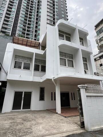 House for Rent in Sathon.