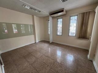 House for Rent in Sathon.