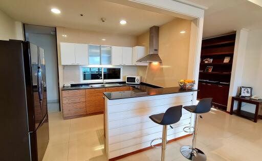 Piyathip Place Serviced Apartment