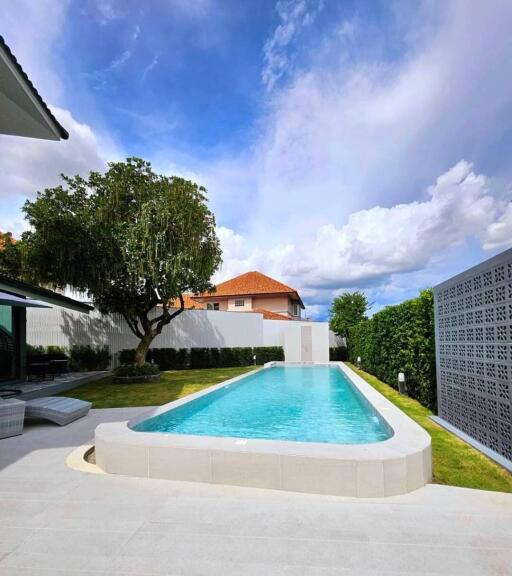 Pool Villa for Sale in San Na Meng