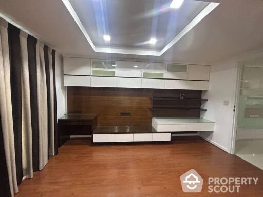 1-BR Condo at The Oleander near BTS Nana