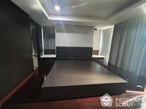 3-BR Condo at The Oleander near BTS Nana