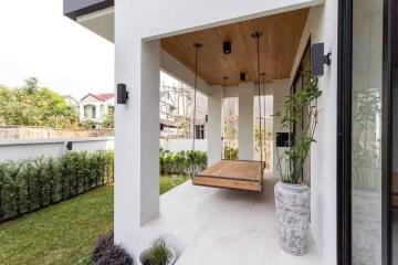 A modern house 5 bed with pool for rent or sale in Hang Dong, Chiang Mai