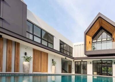 A modern house 5 bed with pool for rent or sale in Hang Dong, Chiang Mai