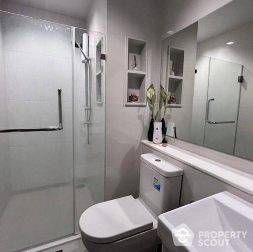 1-BR Condo at Life Asoke - Rama 9 near MRT Phra Ram 9