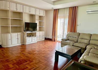 Spacious 2 Bedrooms Furnished Apartment in small private lowrise building - Soi Ari