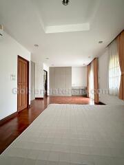 Spacious 2 Bedrooms Furnished Apartment in small private lowrise building - Soi Ari