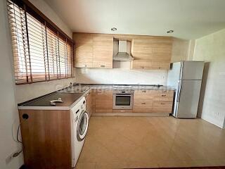 Spacious 2 Bedrooms Furnished Apartment in small private lowrise building - Soi Ari
