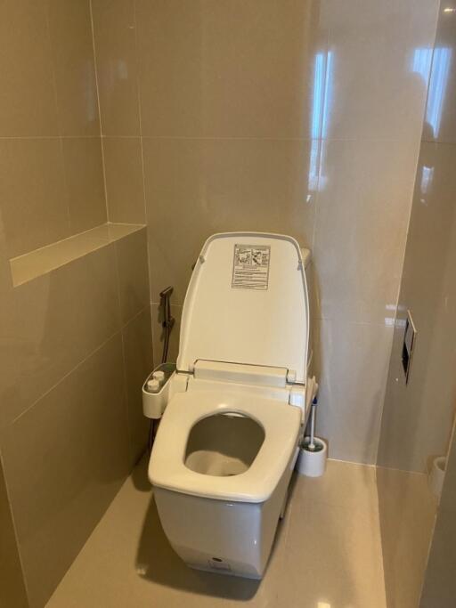 Modern toilet with bidet feature