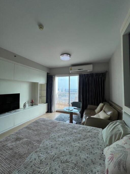 Bedroom with city view