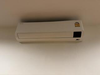 wall-mounted air conditioner unit