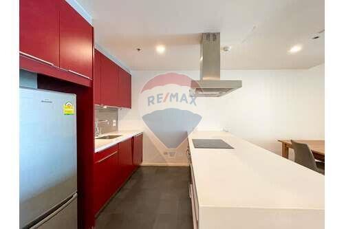 Higher floor  2-Bedroom, Apartment with Pet friendly Near BTS Asoke.