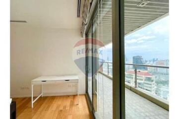 Higher floor  2-Bedroom, Apartment with Pet friendly Near BTS Asoke.