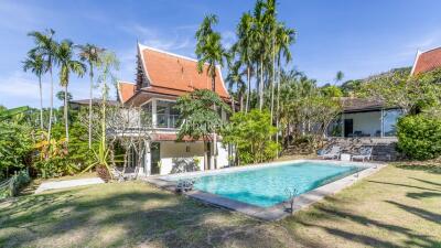 Beautiful house with pool and garden