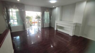 For Rent Bangkok Home Office Sukhumvit BTS Thong Lo Watthana