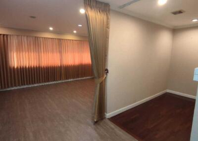 For Rent Bangkok Home Office Sukhumvit BTS Thong Lo Watthana